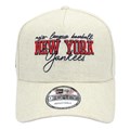 Boné New Era 9Forty A-Frame MLB New York Yankees College Handwriting Off White
