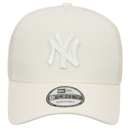 Boné New Era 9Forty A-Frame MLB Trucker New York Yankees Off White