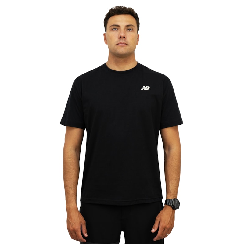Camiseta New Balance Essentials Preta