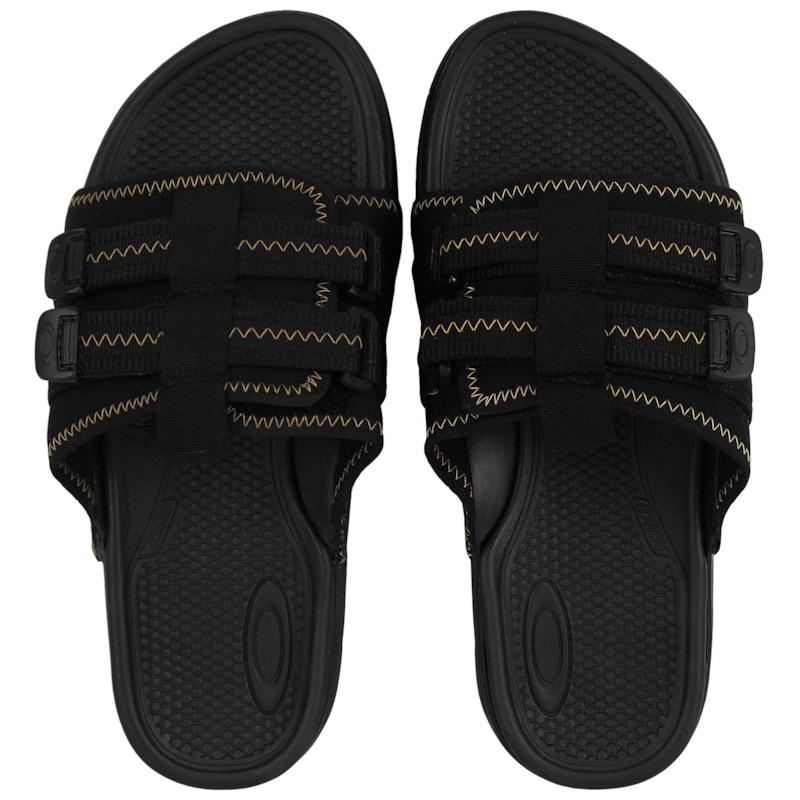 Chinelo Oakley Mavericks Black Gold